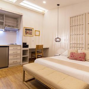 Suite Estándar con Cama Queen